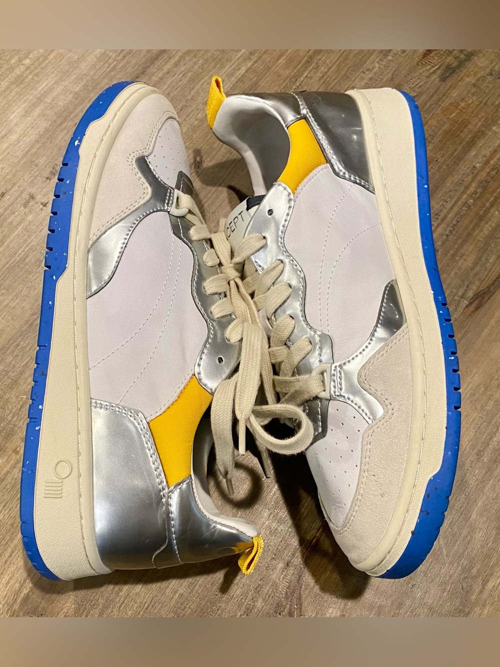 Oncept Phoenix Sneakers Silver Flash Blue Yellow SZ 8.5 $325 - Picture 3 of 8